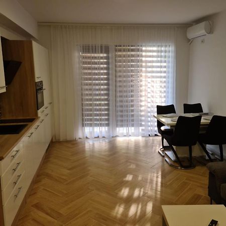 Apartament In Complex Rezidential In Oradea Apartamento Exterior foto